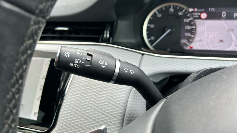 Land Rover Range Rover Evoque 1.5 P300e Evoque Edition 5dr Auto Hatchback